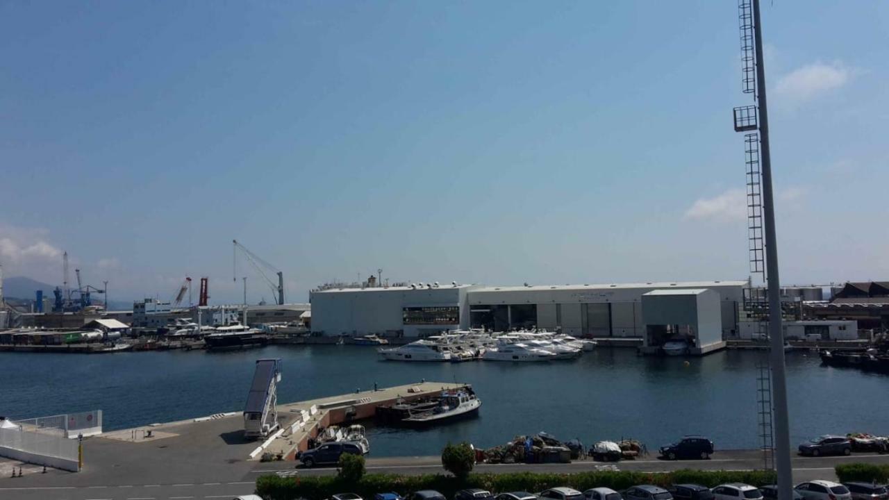 Relax in Darsena - Savona Lägenhet Exteriör bild